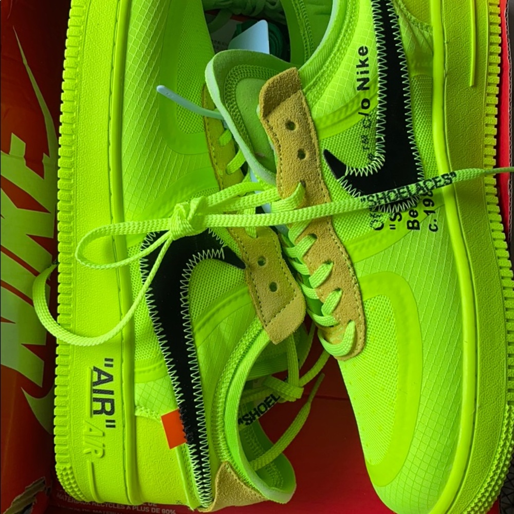 OFF-WHITE x NIKE